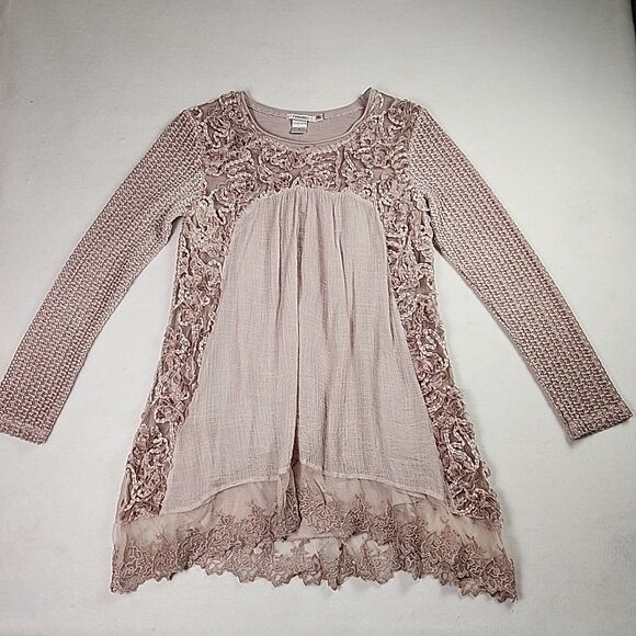 Feratelli Tops - Feratelli Long Sleeve Floral Applique Tunic Lace Top Pink Blouse Shirt Small